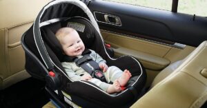 ghế ngồi ô tô cho bé nhóm tuổi sơ sinh